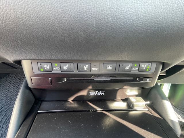 2019 Lexus ES thumbnail 33