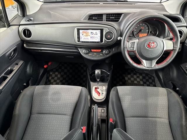 صورة 2 لـ 2012 Toyota VITZ