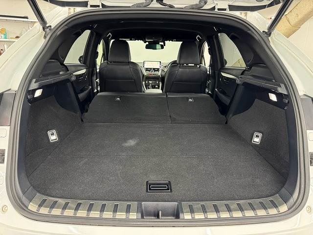صورة 13 لـ 2021 Lexus NX