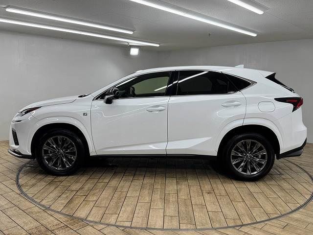 صورة مصغرة 18 لـ 2021 Lexus NX