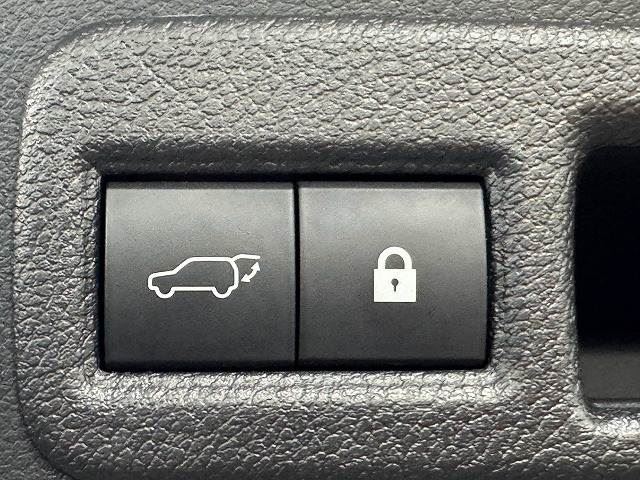 صورة 10 لـ 2021 Lexus NX