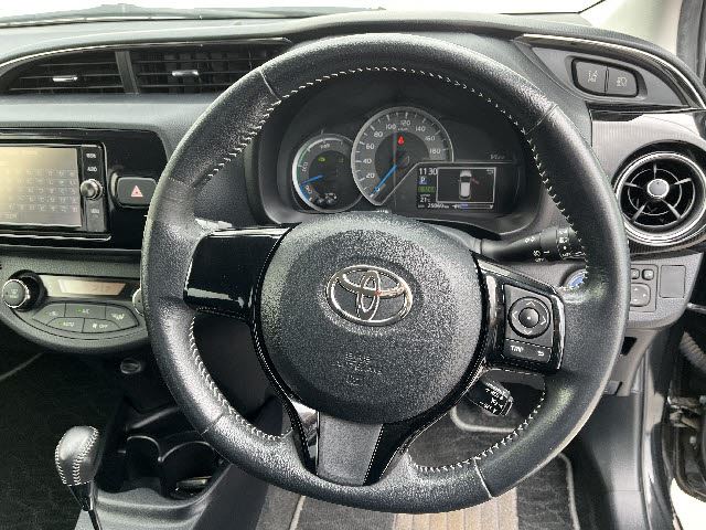 2017 Toyota VITZ 缩略图 14