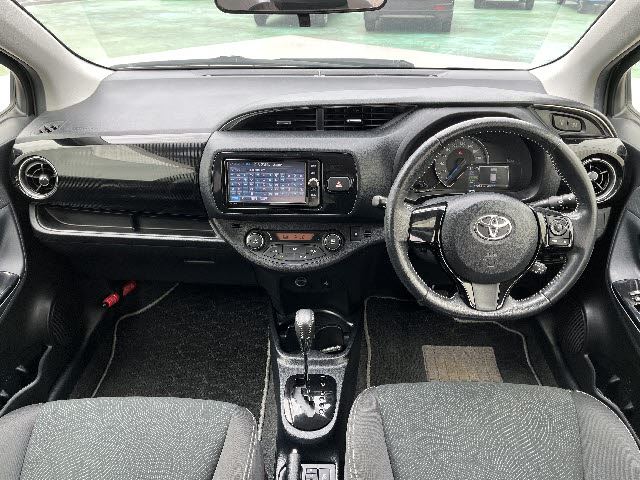 صورة 2 لـ 2017 Toyota VITZ