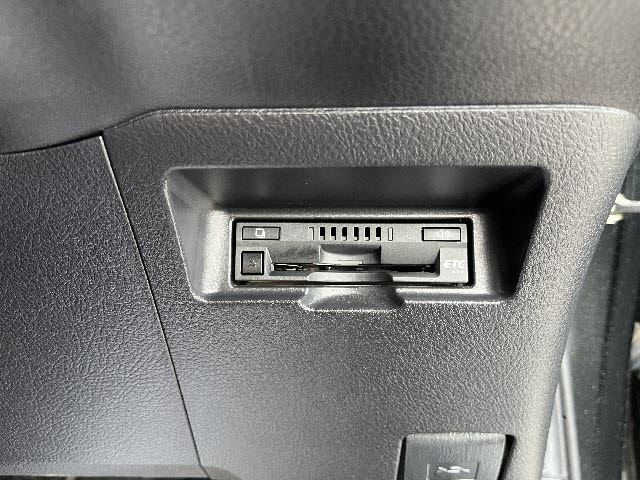 2017 Toyota VITZ 缩略图 16