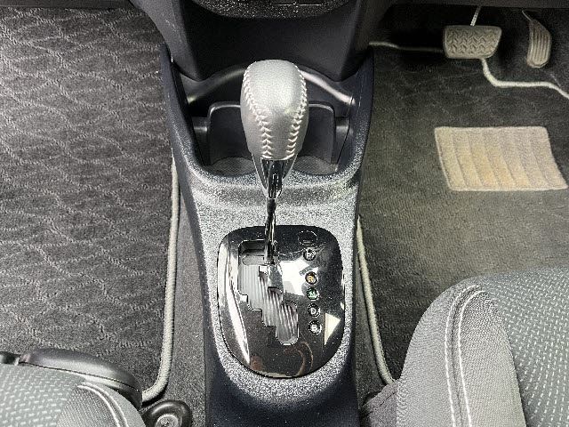 2017 Toyota VITZ 缩略图 20