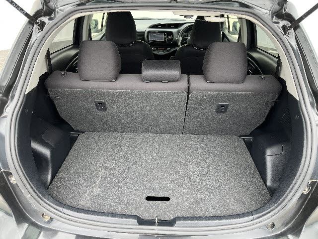 2017 Toyota VITZ 缩略图 21