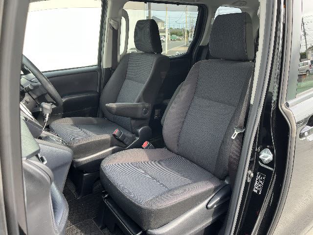 2016 Toyota NOAH 缩略图 19