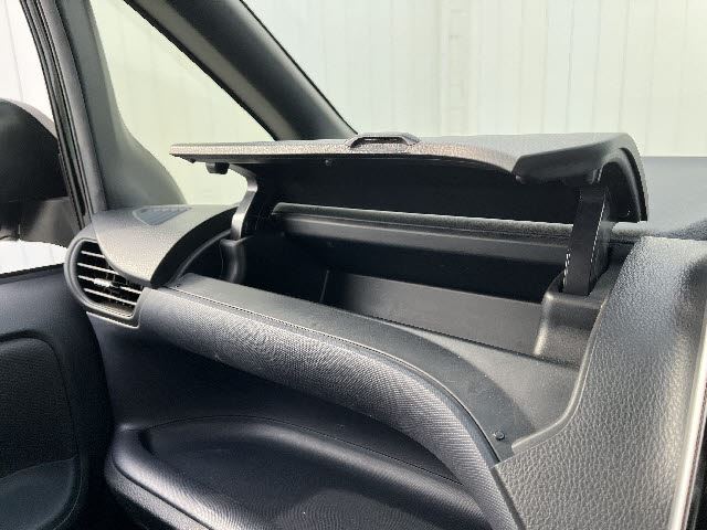 2016 Toyota NOAH 缩略图 24