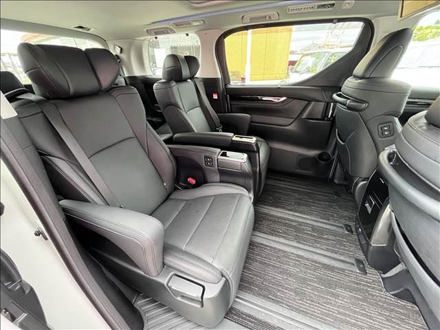 2022 Toyota ALPHARD — фото 13