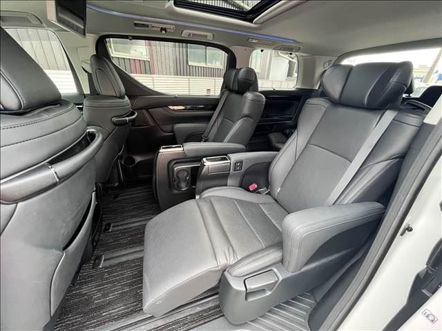 2022 Toyota ALPHARD — фото 16