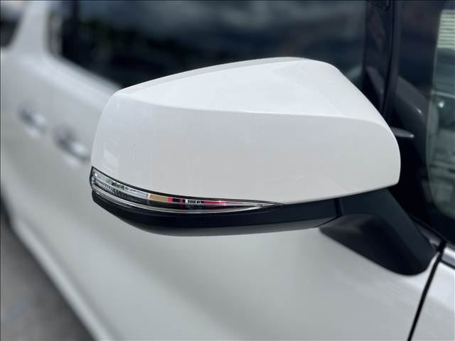 2022 Toyota ALPHARD — фото 9