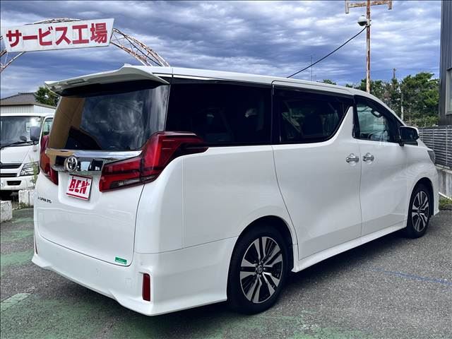 2022 Toyota ALPHARD — фото 8