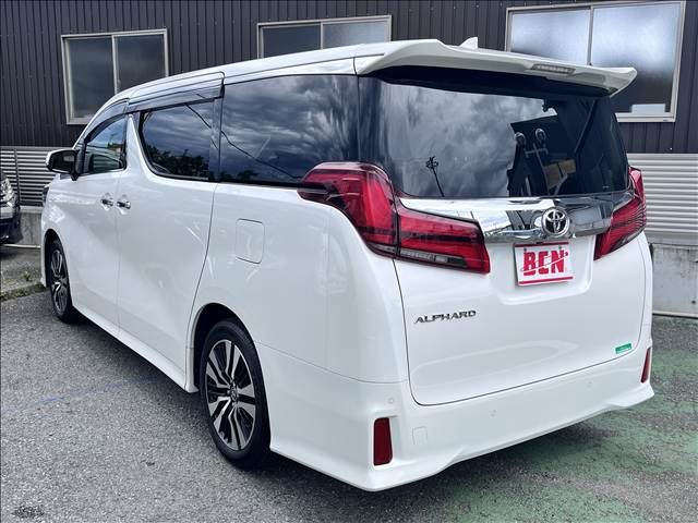 2022 Toyota ALPHARD — фото 7