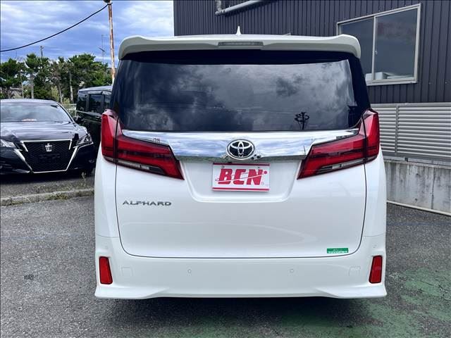 2022 Toyota ALPHARD — фото 4