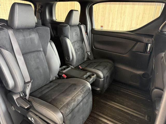 2022 Toyota ALPHARD — фото 10