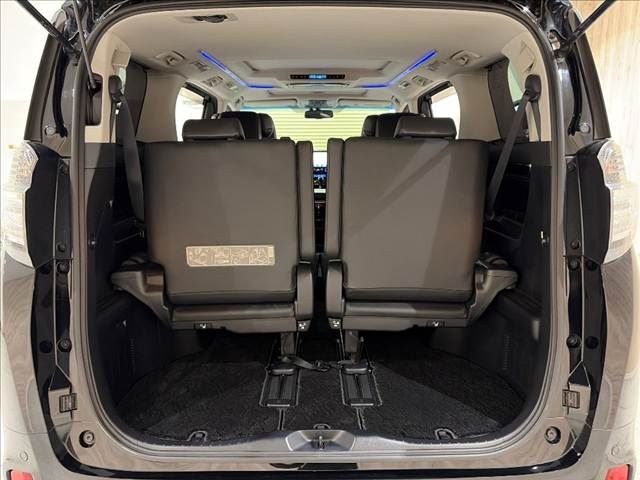 صورة 14 لـ 2017 Toyota VELLFIRE