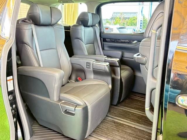2021 Toyota ALPHARD — фото 11