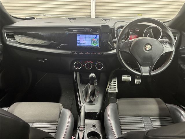 2012 ALFA Romeo GIULIETTA photo 3