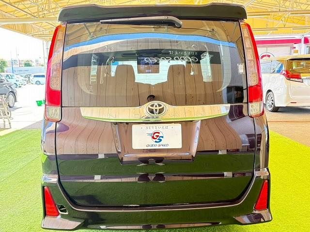 2014 Toyota NOAH — миниатюра 17