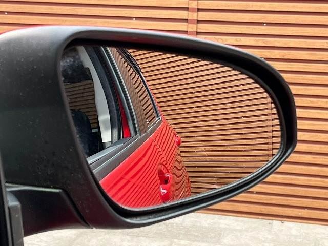 صورة 10 لـ 2013 Toyota VITZ