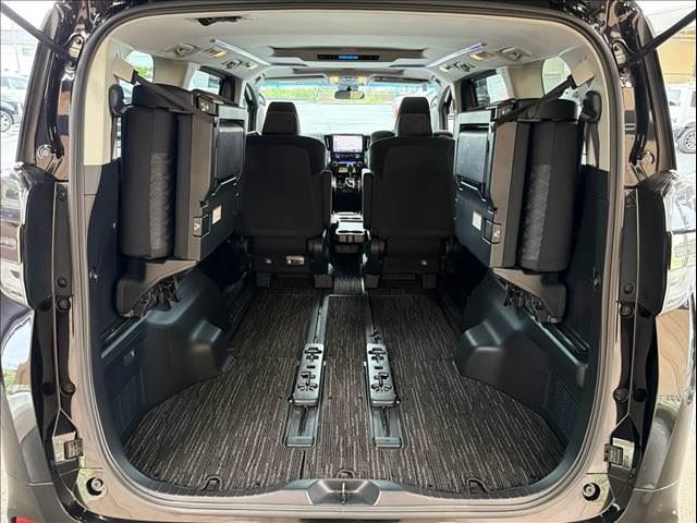 صورة 13 لـ 2018 Toyota VELLFIRE
