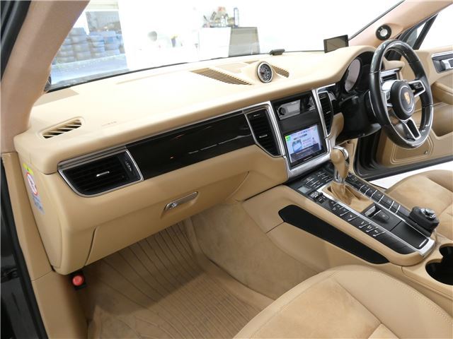 صورة مصغرة 32 لـ 2014 Porsche MACAN