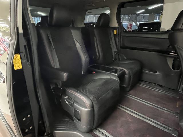 صورة 10 لـ 2013 Toyota VELLFIRE