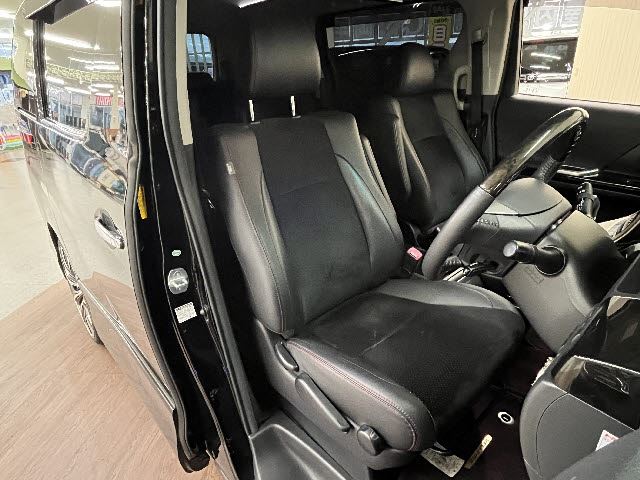صورة 4 لـ 2013 Toyota VELLFIRE