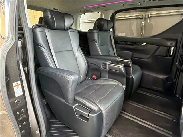 صورة 11 لـ 2019 Toyota VELLFIRE