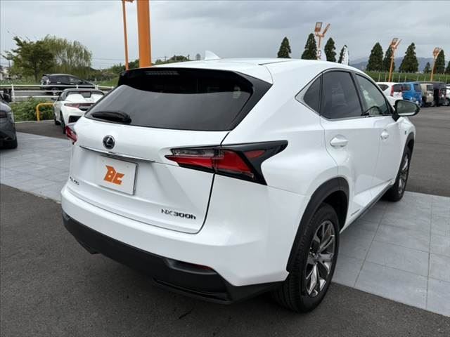 2017 Lexus NX — миниатюра 13