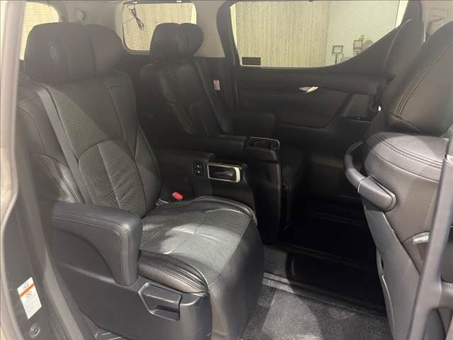 صورة 12 لـ 2015 Toyota VELLFIRE