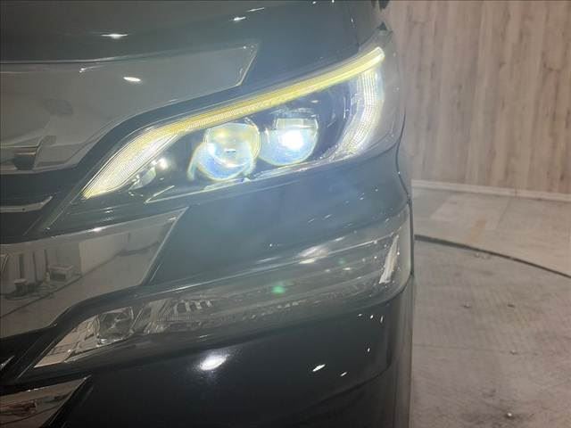 صورة 16 لـ 2015 Toyota VELLFIRE