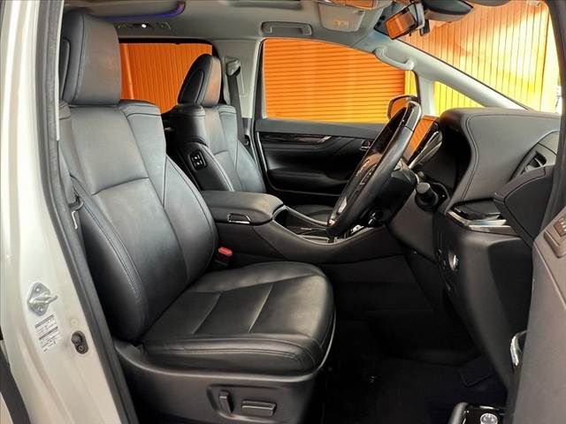 صورة 16 لـ 2018 Toyota VELLFIRE