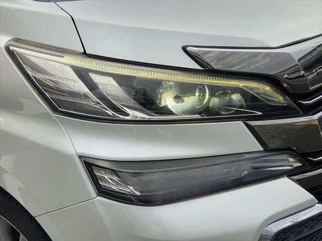 صورة 14 لـ 2015 Toyota VELLFIRE