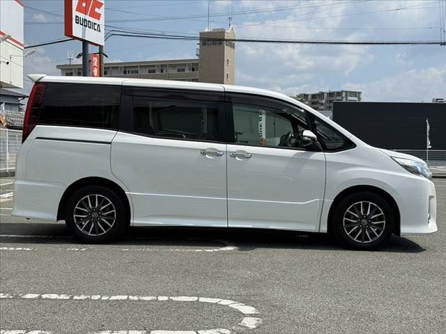 صورة مصغرة 12 لـ 2014 Toyota NOAH