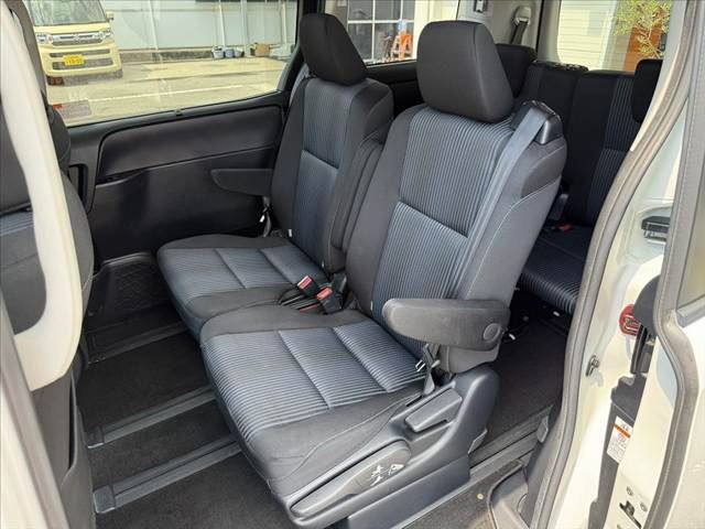 صورة مصغرة 19 لـ 2014 Toyota NOAH
