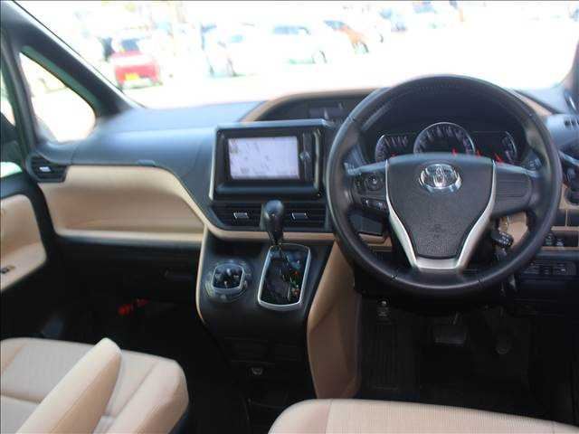 2014 Toyota NOAH 照片 3