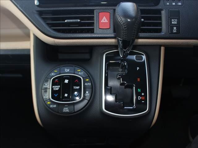 صورة مصغرة 12 لـ 2014 Toyota NOAH