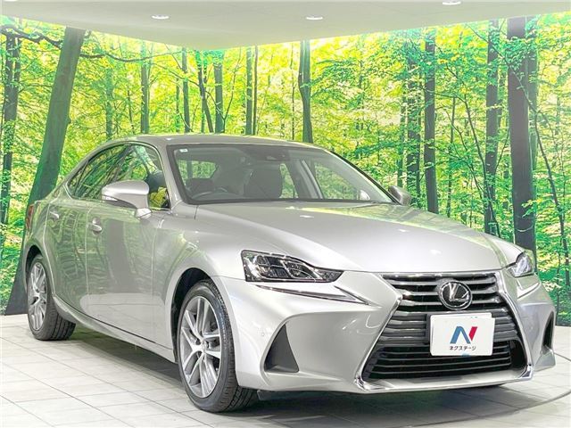 2017 Lexus IS — миниатюра 20