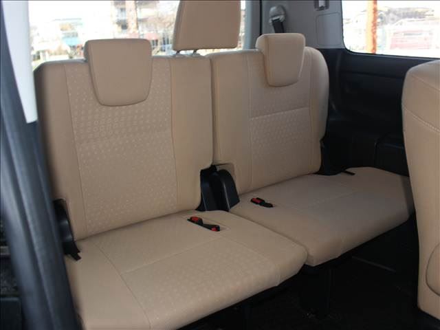 2014 Toyota NOAH — миниатюра 18