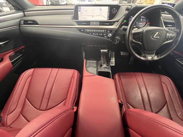 2020 Lexus ES photo 3