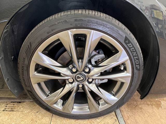 2020 Lexus ES thumbnail 13