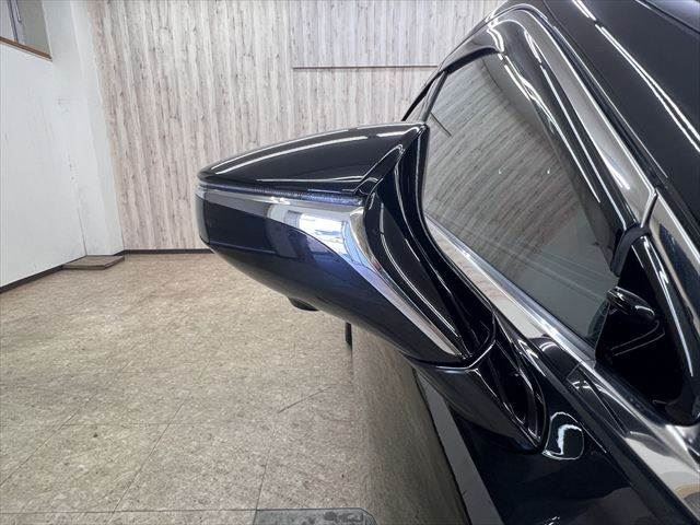 2020 Lexus ES thumbnail 24