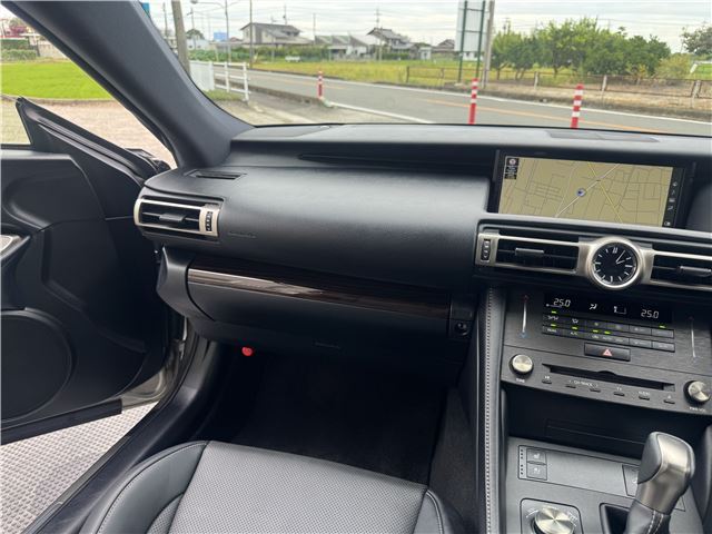 2019 Lexus RC thumbnail 45