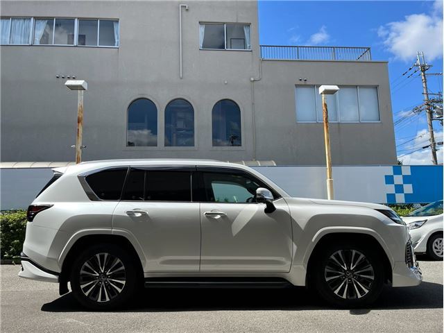 2024 Lexus LX — миниатюра 11