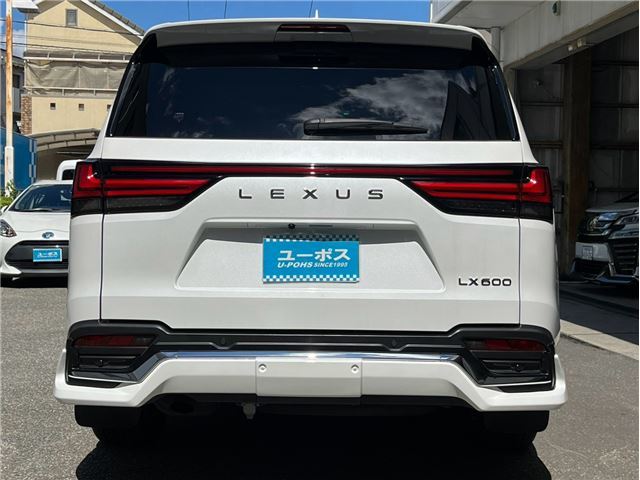 صورة 9 لـ 2024 Lexus LX