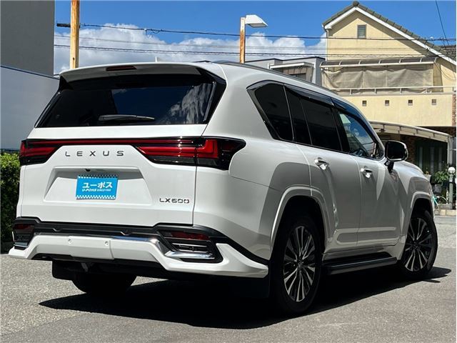 صورة 7 لـ 2024 Lexus LX