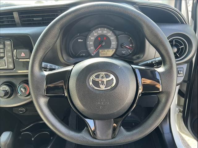 2017 Toyota VITZ 缩略图 20