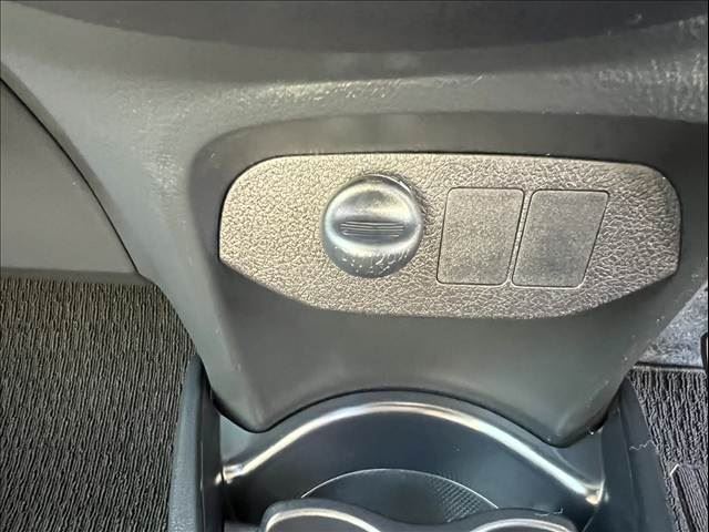 2017 Toyota VITZ 缩略图 24