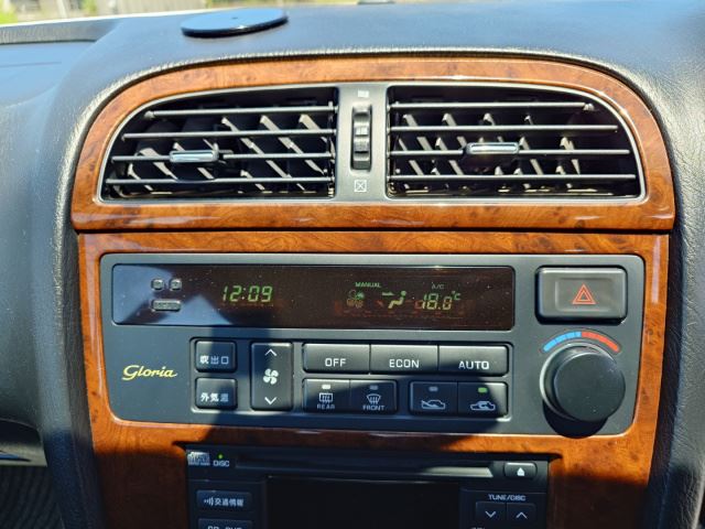 صورة مصغرة 22 لـ 1996 Nissan GLORIA